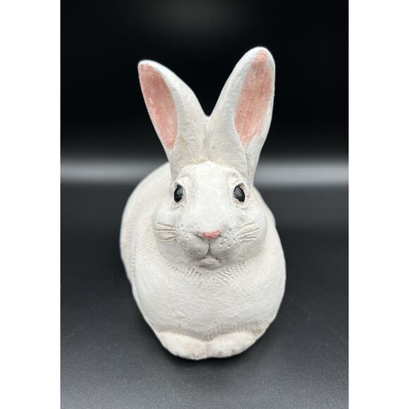 The Stone Bunny Inc TELLE M. STEIN White Rabbit Figurine 5.5” Garden Statue 2019 - Picture 1 of 9